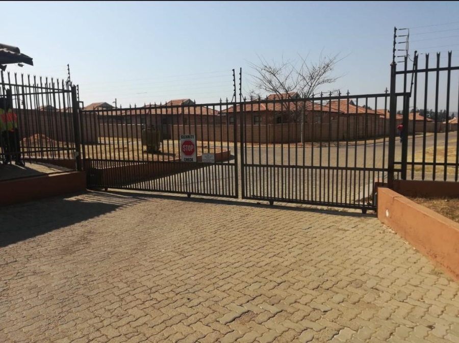 To Let 3 Bedroom Property for Rent in Melodie North West